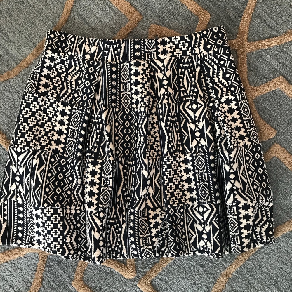 Xhiliration skirt size large